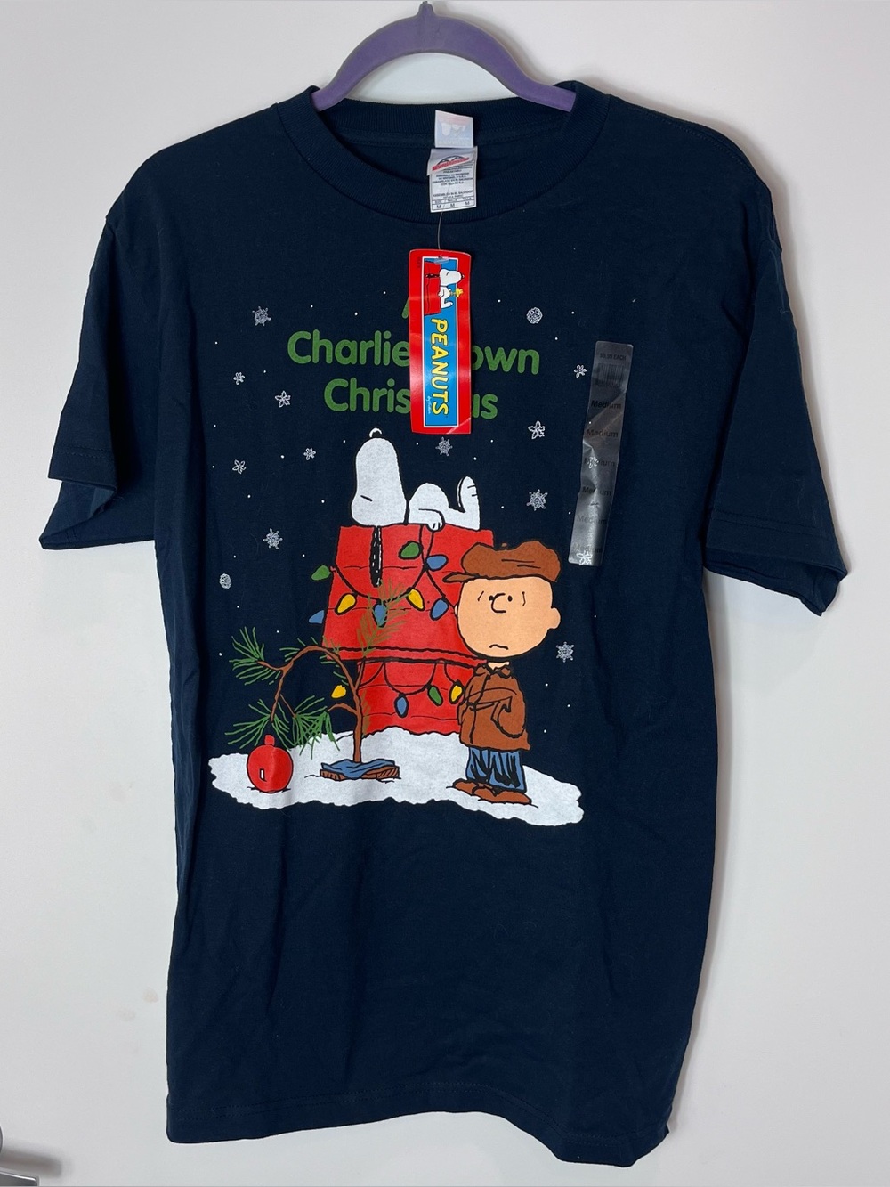 A Charlie Brown Christmas Shirt NWT Vtg Peanuts Snoopy Navy Blue‎ Size Medium